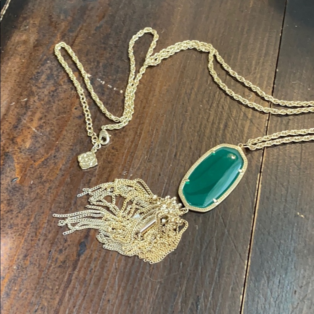 Kendra Scott necklace
